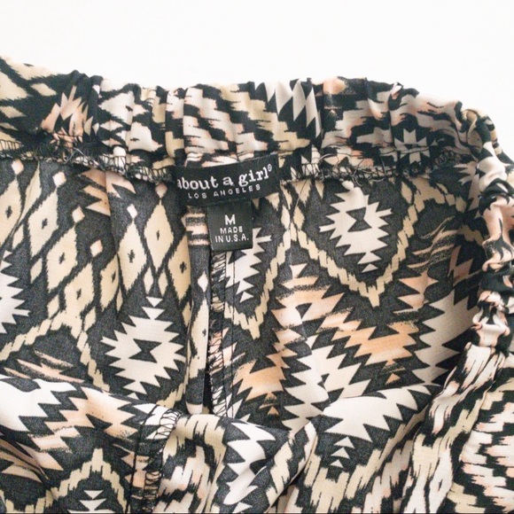 About A Girl Black/Cream/Pink Tribal Aztec Print Pull-On Shorts Size M - Picture 4 of 4